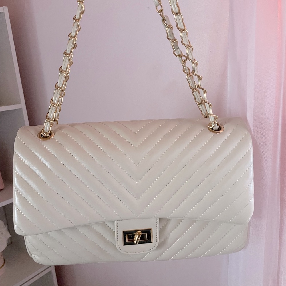 Quilted cream shoulder bag